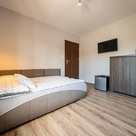 Pokoje Goscinne Klimat W Chlapowie Privatunterkunft
